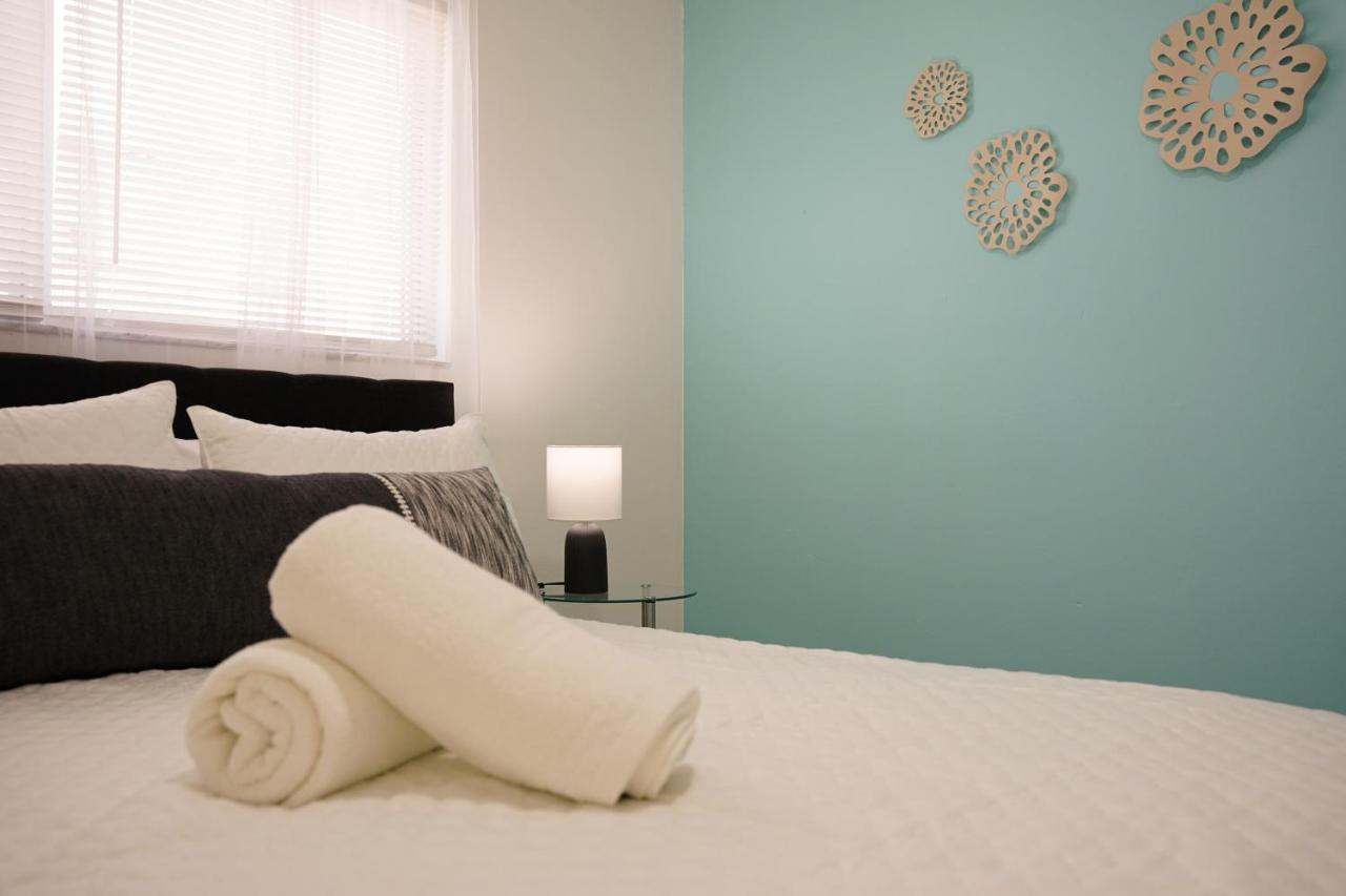 Apartment Spacious & Stylish 2br Gem *