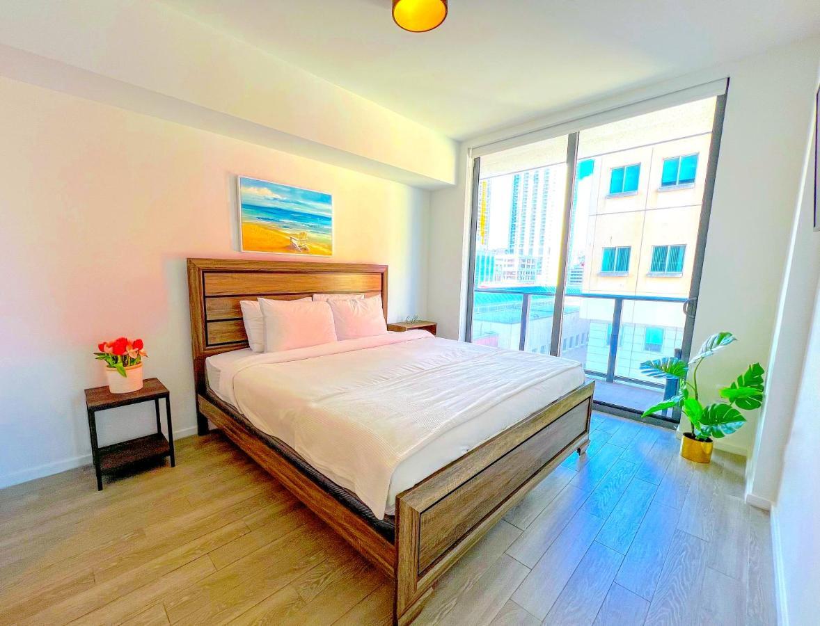 Complex Full Amenities & Entertainment! *