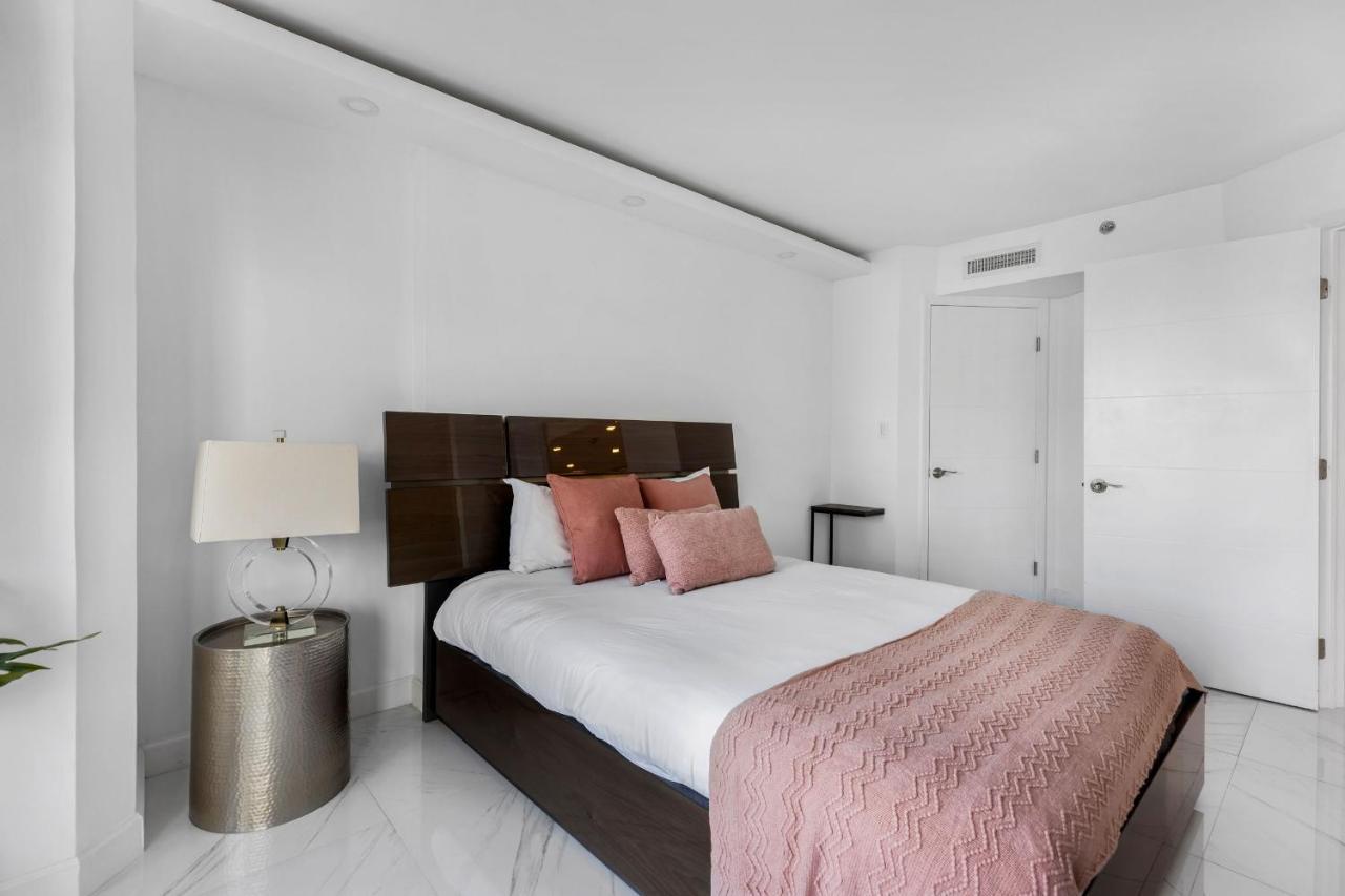 Apartment Chic Bayfront With Stunning View