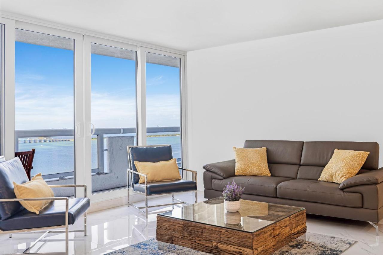 Chic Bayfront With Stunning View *