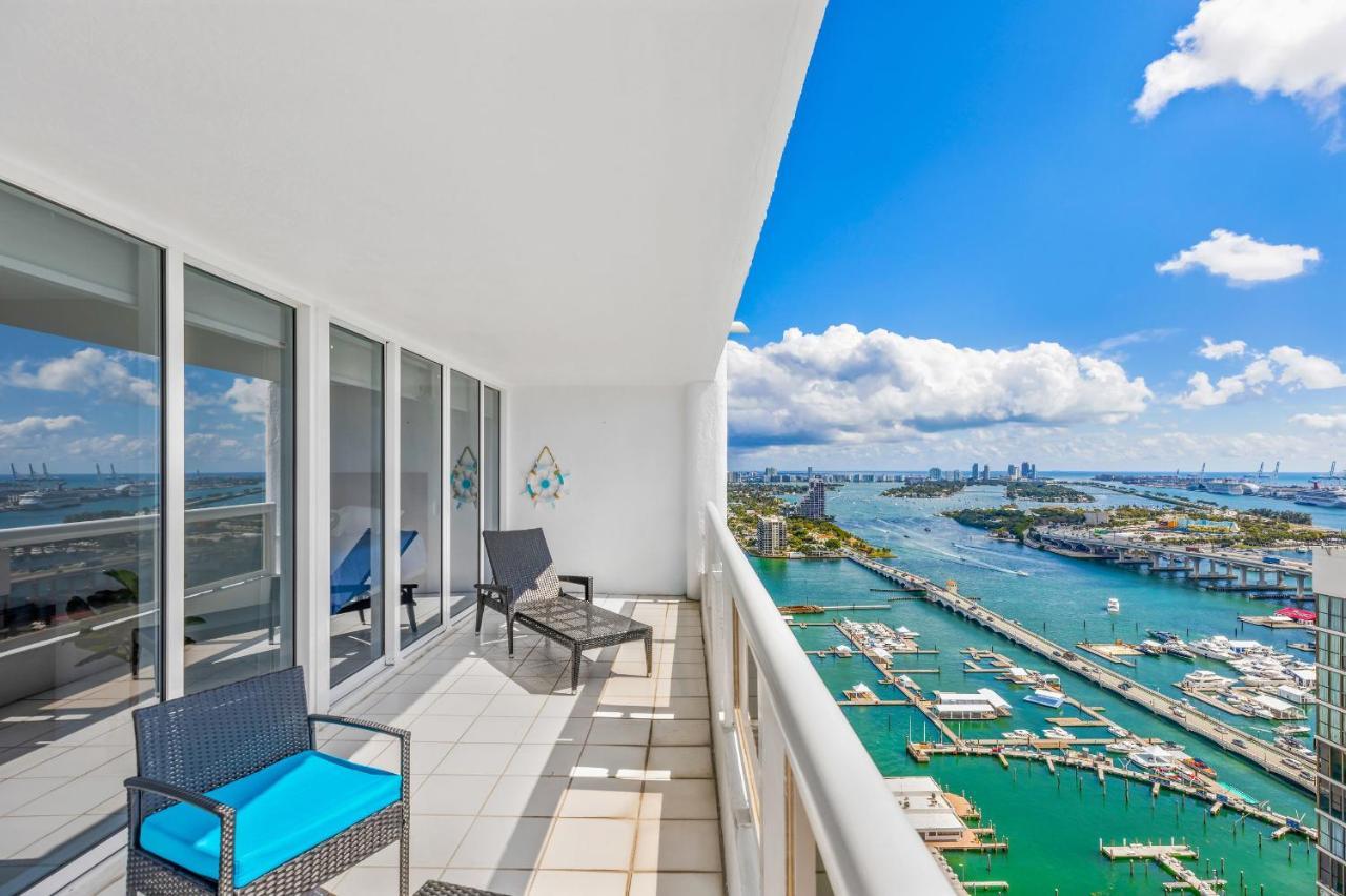 Chic Bayfront With Stunning View Apartment