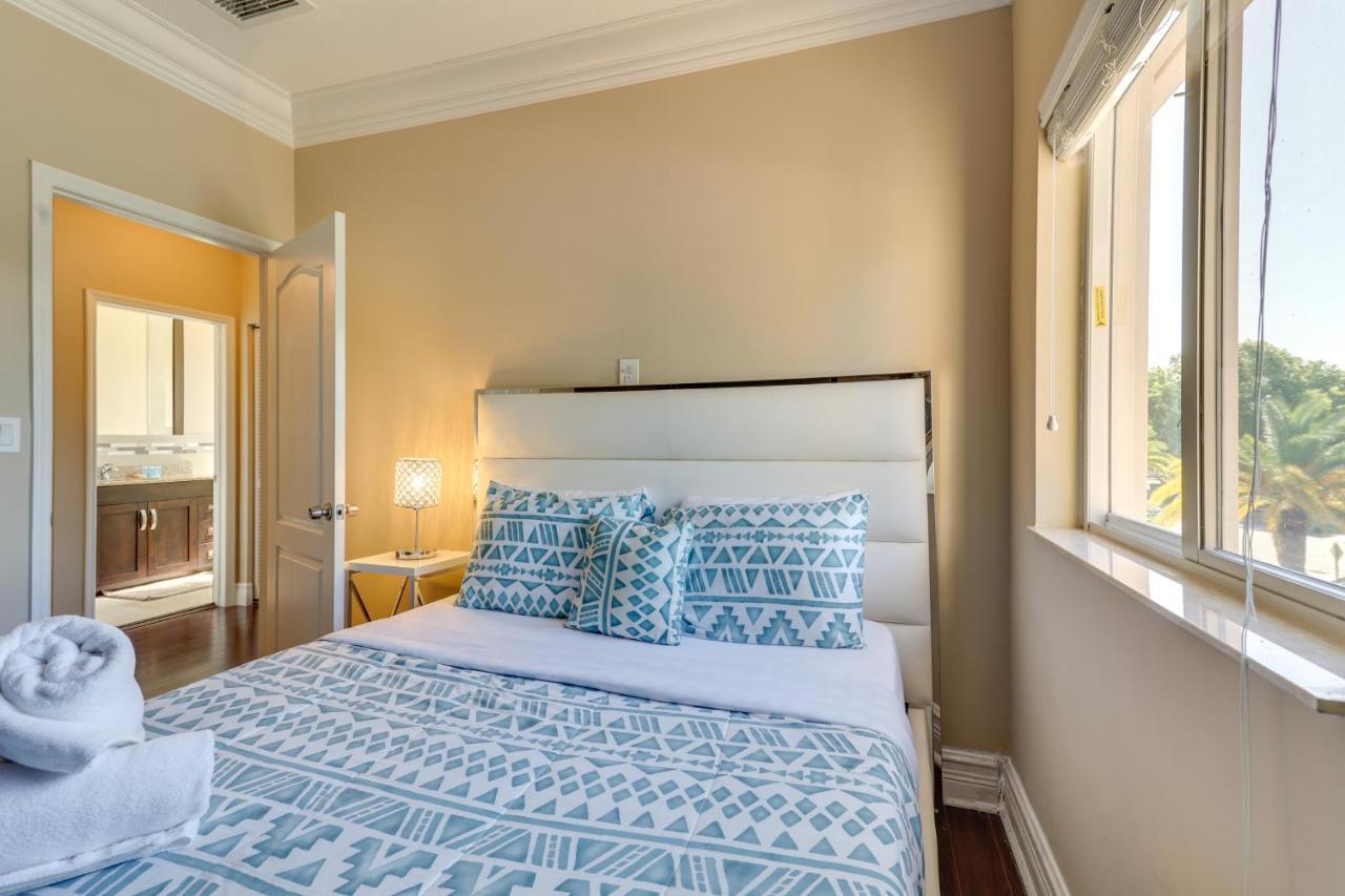 Vakantiehuis Spacious Retreat With Grill, Pool And Dock! Miami