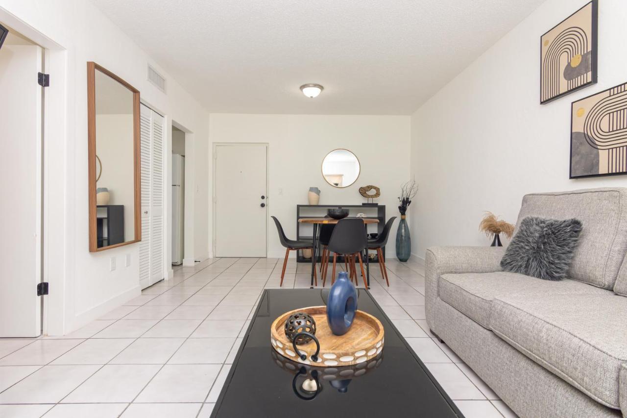 One Bedroom - With Parking & Balcony - Heart Of Wynwood Appartement *