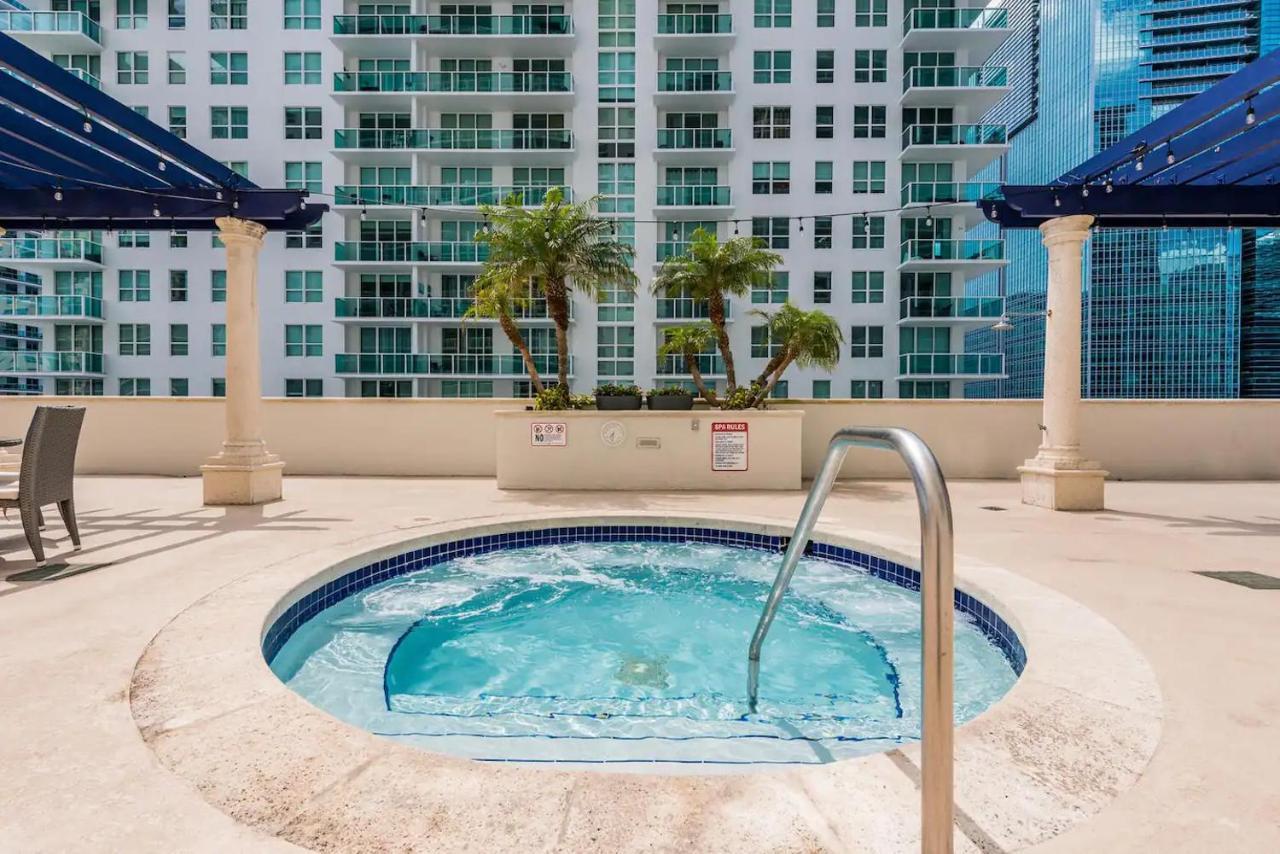 Stunning 1/1 @brickell Free Parking/pool Apartment Miami
