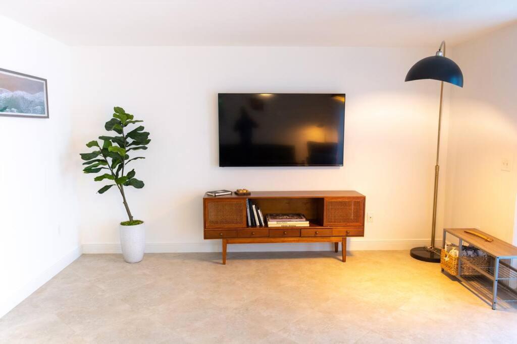 Coconut Grove Hidden Sanctuary Townhouse
