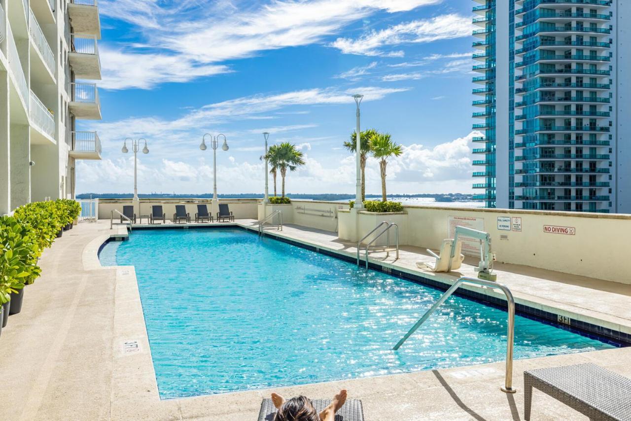 Brickell Unit, Amazing View, Balcony, Pool, 1 Free Parking * Miami