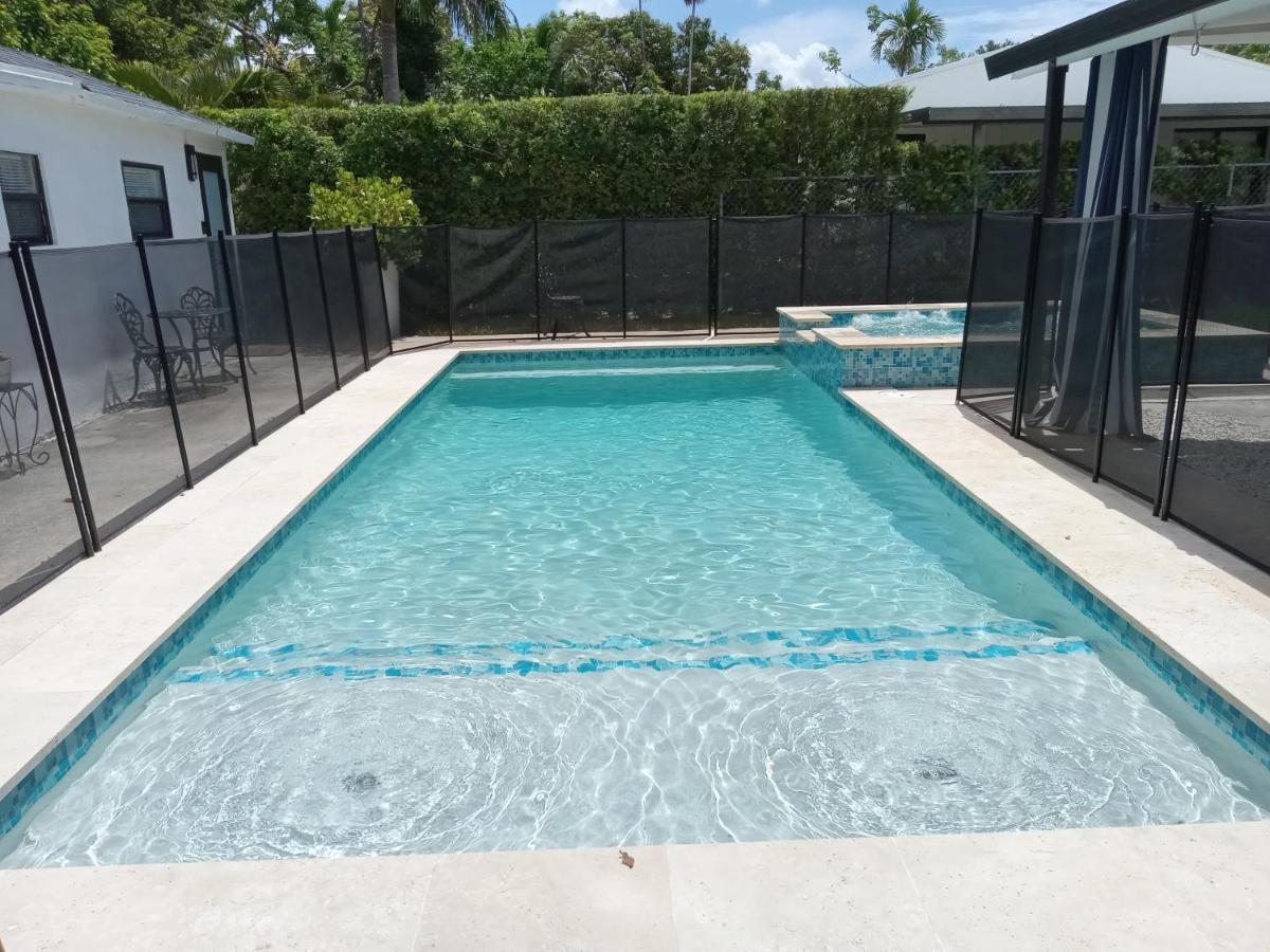 Design District 4 Bedroom Pool Holiday home *