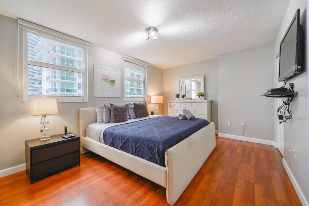 Spectacular 3 Bd Direct Ocean Balcony View Apartment