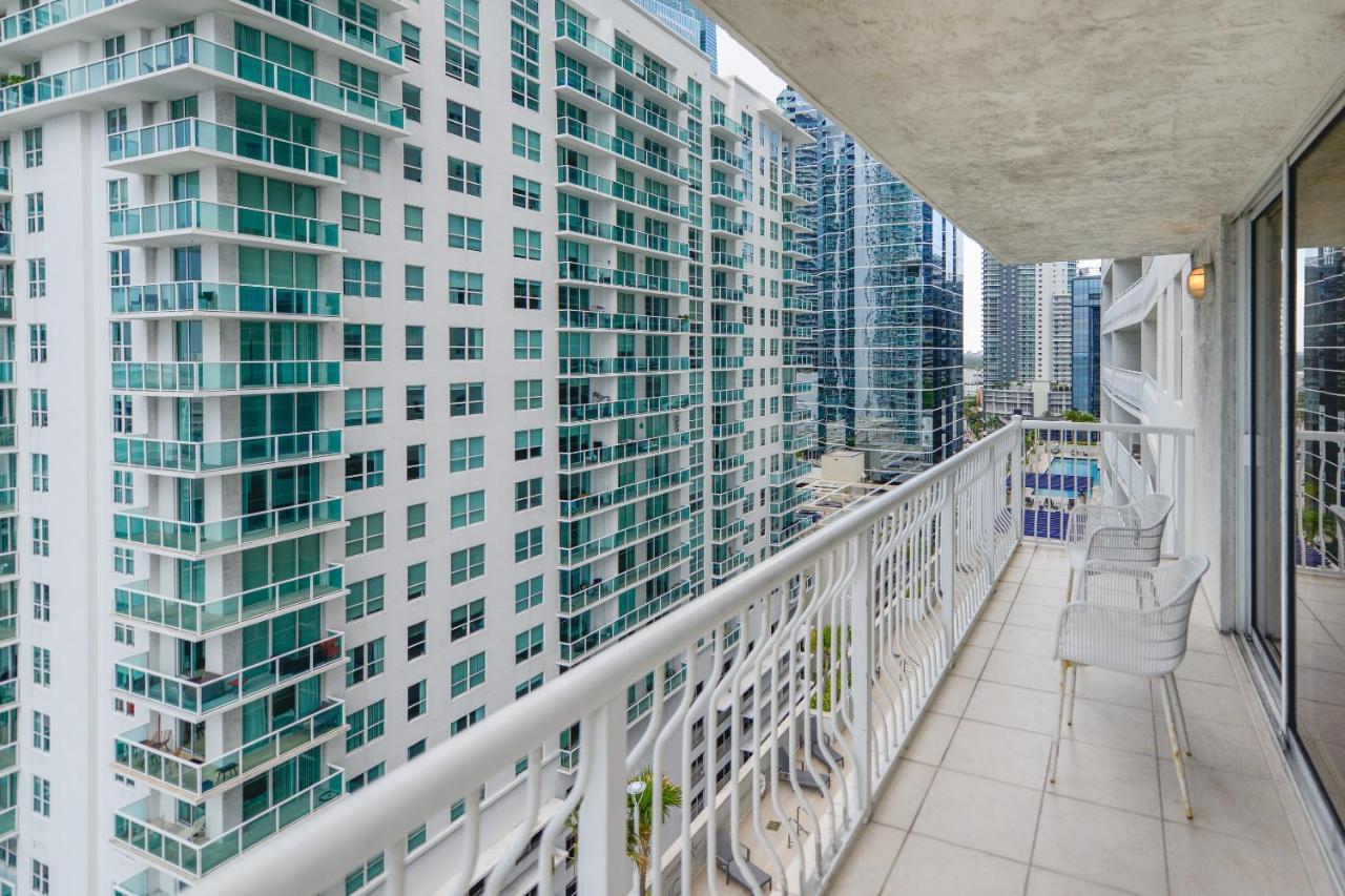 Spectacular 3 Bd Direct Ocean Balcony View Apartment *