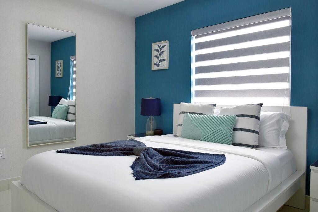 Vakantiehuis Luxurious With Bbq, Hot Tub, Heated Pool & Wifi - L36 Miami