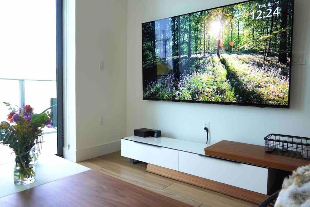 Apartment Brand New Upscale Luxury Designer Water Views *