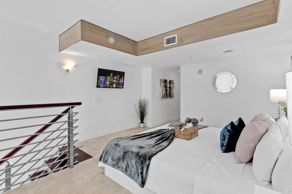 Elegant King Bedroom Loft Miami