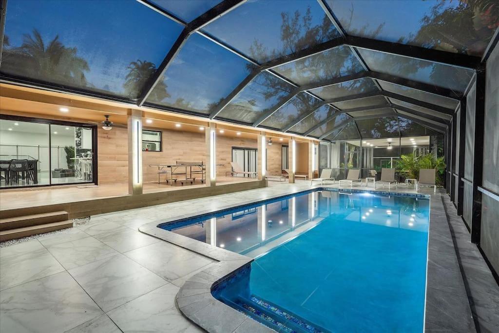 Villakobo Heated Pool Bar Tennis Golf Holiday home Miami
