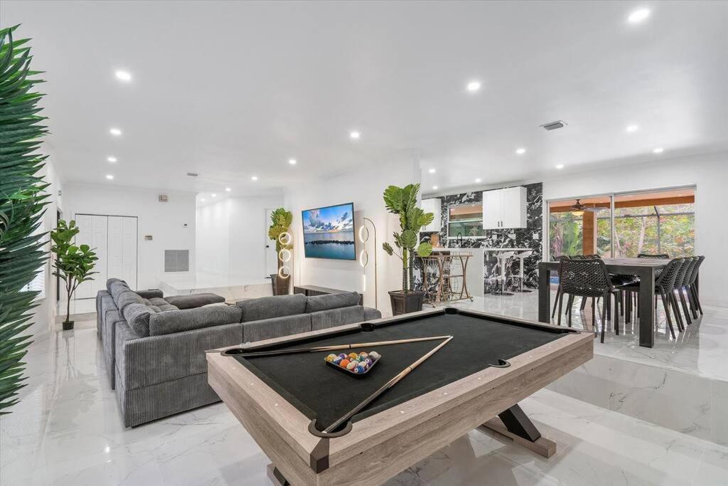 Villakobo Heated Pool Bar Tennis Golf Holiday home Miami