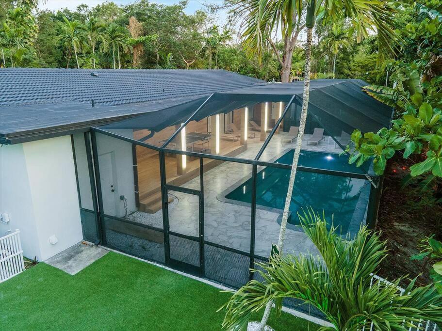 Villakobo Heated Pool Bar Tennis Golf * Miami