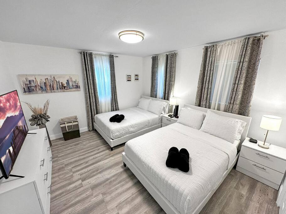 Vacay Spot Wynwood Comfort 2 Kitchen 2 Bbqs Patio Vibes, Prime Loc! 6 Blocks Away From Bars, Nite Clubs, Res, Shops * Miami