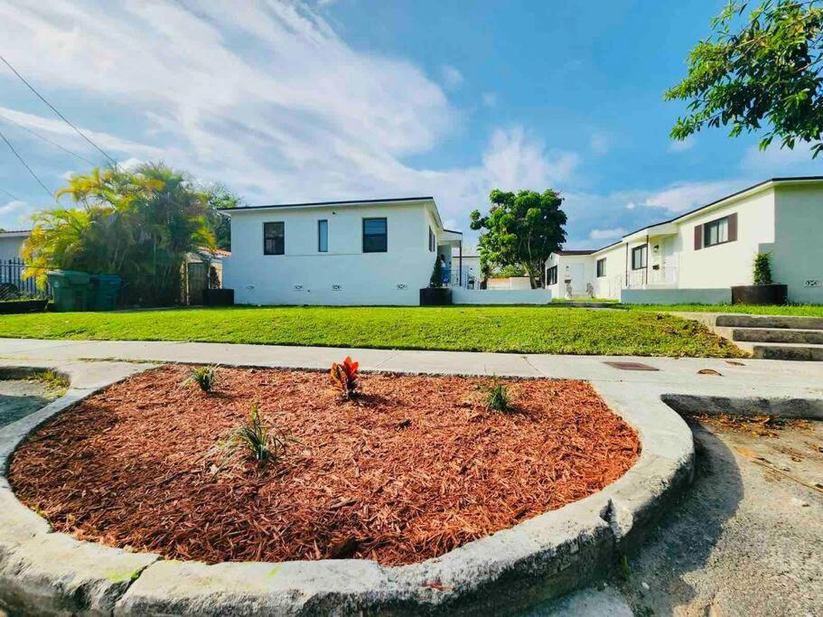 Charming 2 Bedroom Near Calle Ocho Kasey Center Downtown Beaches