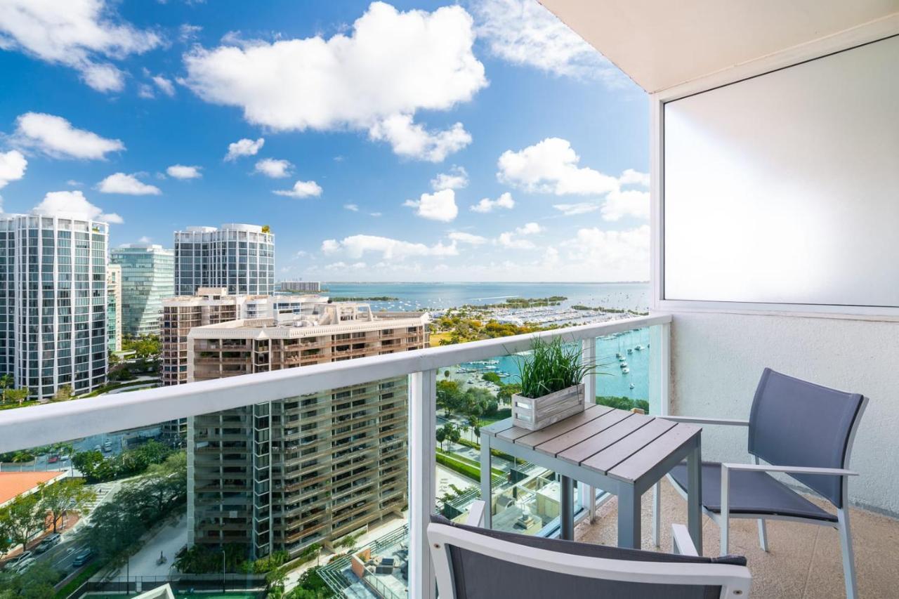 View Balcony Steps From Restaurants, Peacock Park & Marina Miami