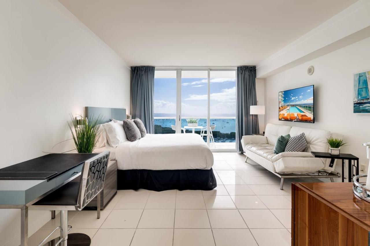 Ocean View Balcony Steps From Restaurants, Peacock Park & Marina Miami