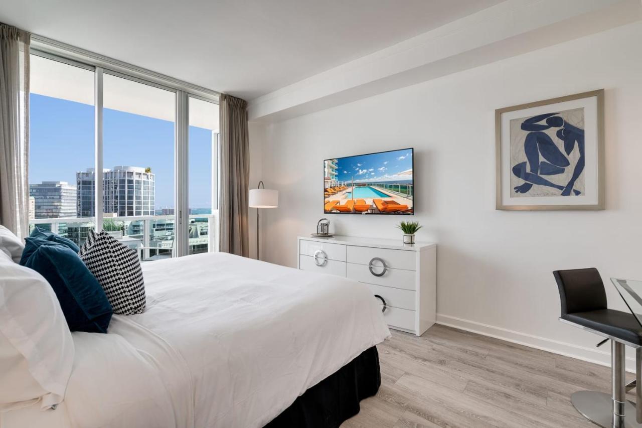 View Balcony Steps From Restaurants, Peacock Park & Marina * Miami