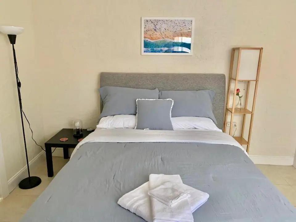 Homestay Pretty Private Room, Near The Airport - Free Parking - 01