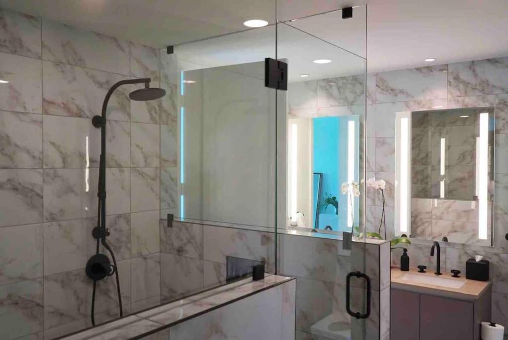 Brand New Upscale Luxury Designer Water Views Apartment Miami