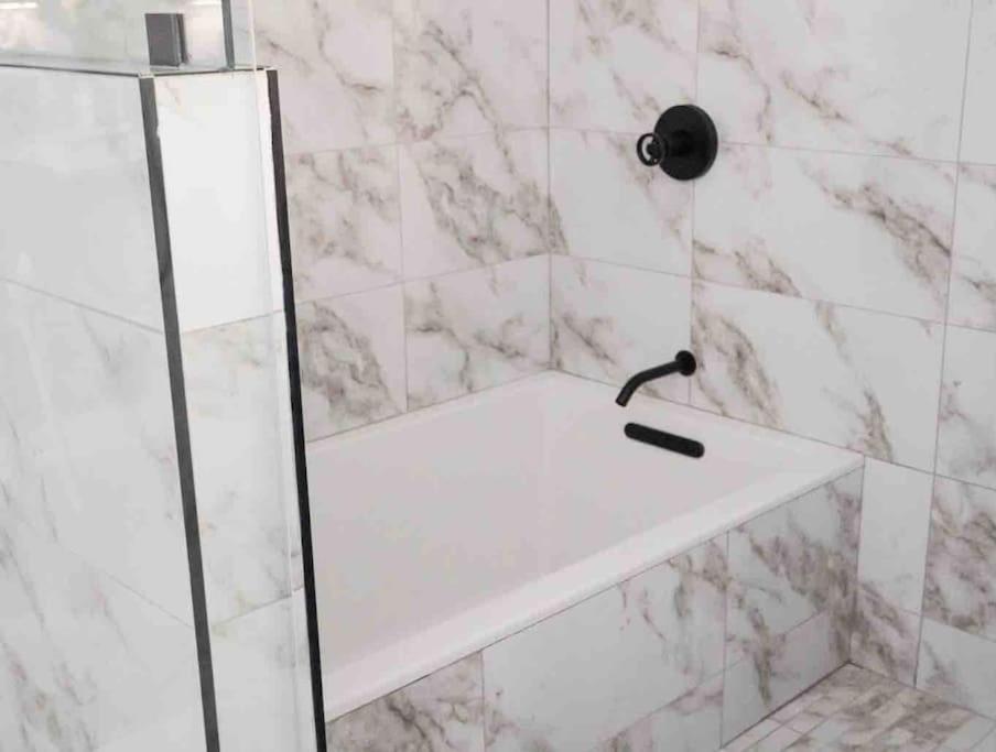 Brand New Upscale Luxury Designer Water Views Apartment