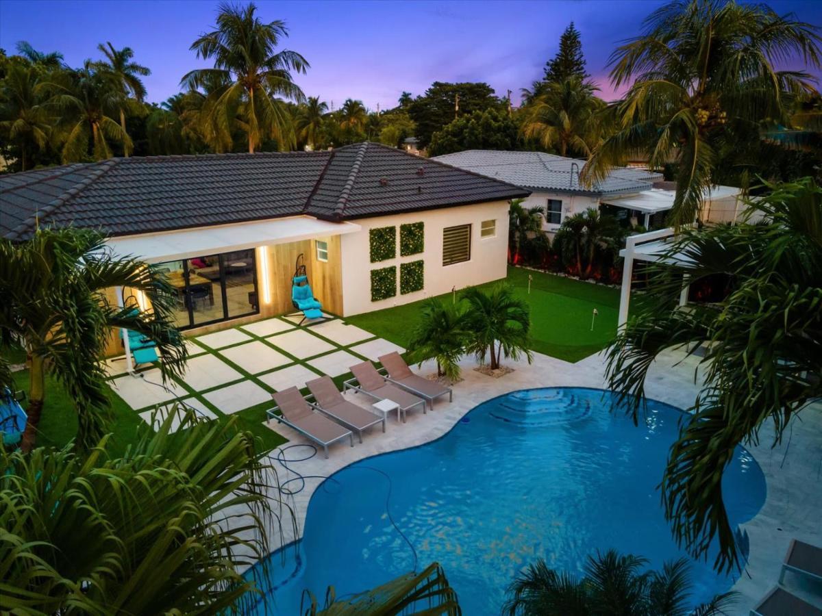 Villalee-jungle Palm Island White Marble Pool Area Vakantiehuis