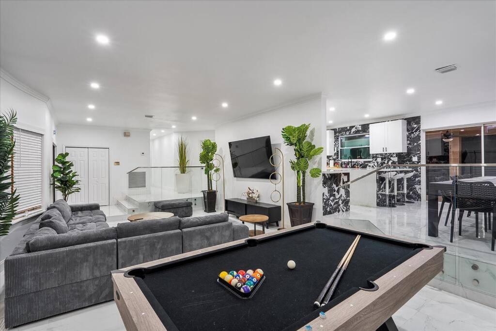 Villakobo Heated Pool Bar Tennis Golf Holiday home *