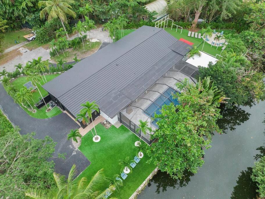Villakobo Heated Pool Bar Tennis Golf Miami