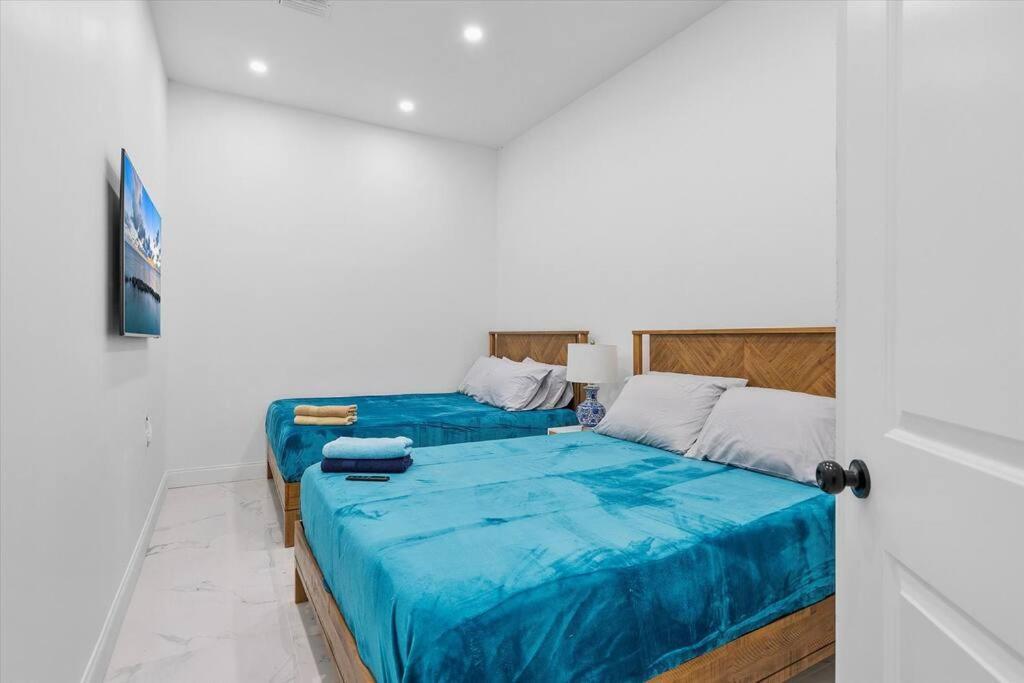 Villakobo Heated Pool Bar Tennis Golf Holiday home Miami