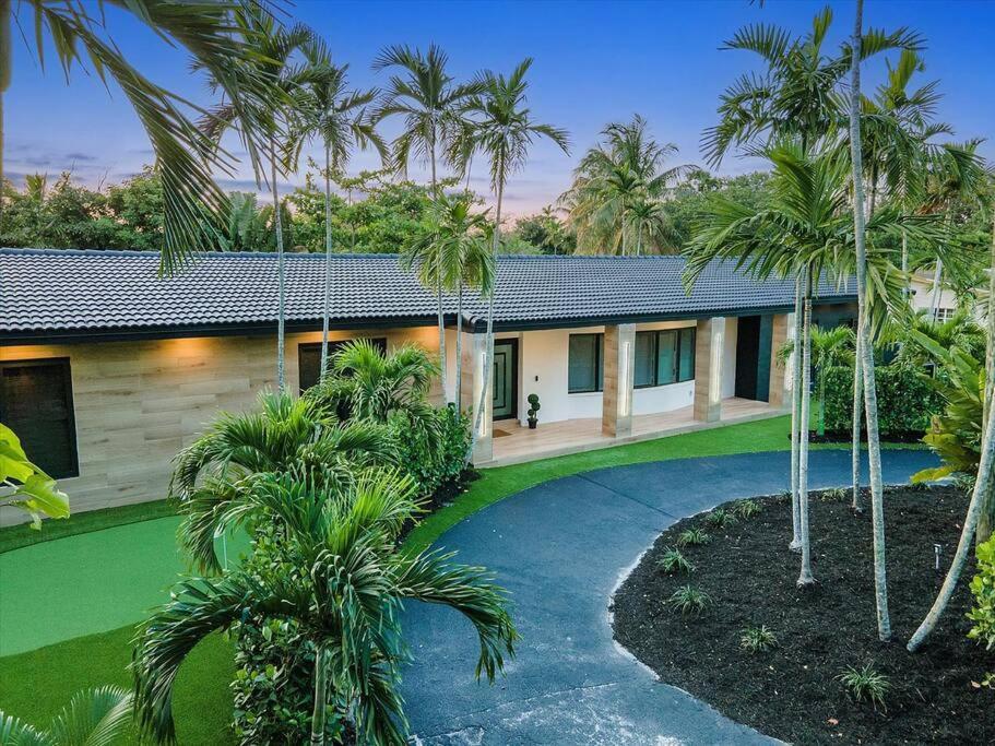 Villakobo Heated Pool Bar Tennis Golf Holiday home *
