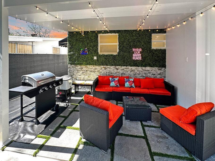 Vacay Spot Wynwood: Urban Jungle Oasis With Massage Shower & Bbq Patio Holiday home Miami