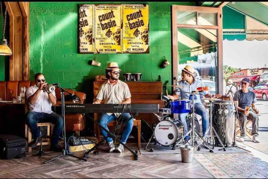 Ferienhaus Vacay Spot Wynwood Jungle Fever Shower Massage Jets, Bbq, Patio Led Vibes, Prime Loc! 6 Blocks Away From Bars, Nite Clubs, Res, Shops Miami
