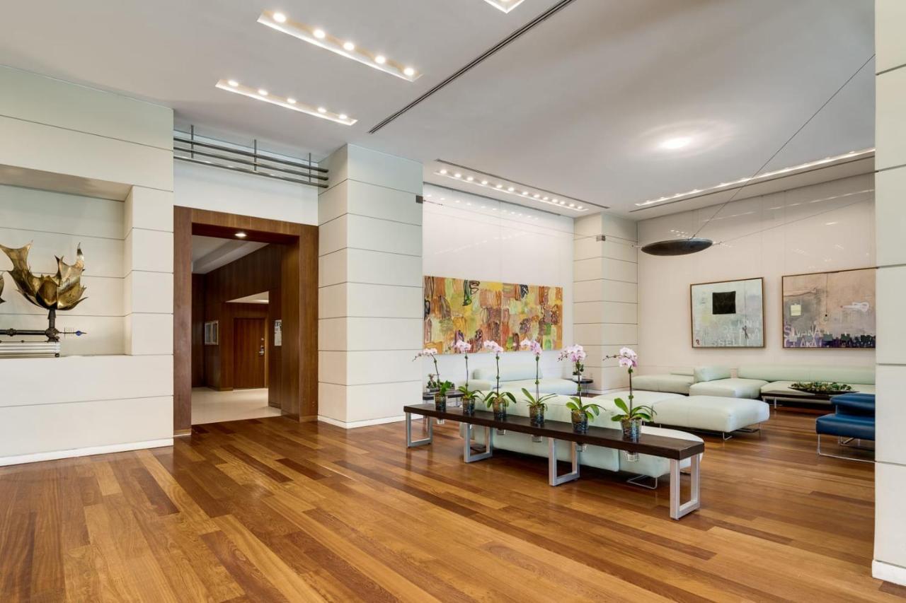 Vakantiehuis Ocean View Balcony Steps From Restaurants, Peacock Park & Marina Miami