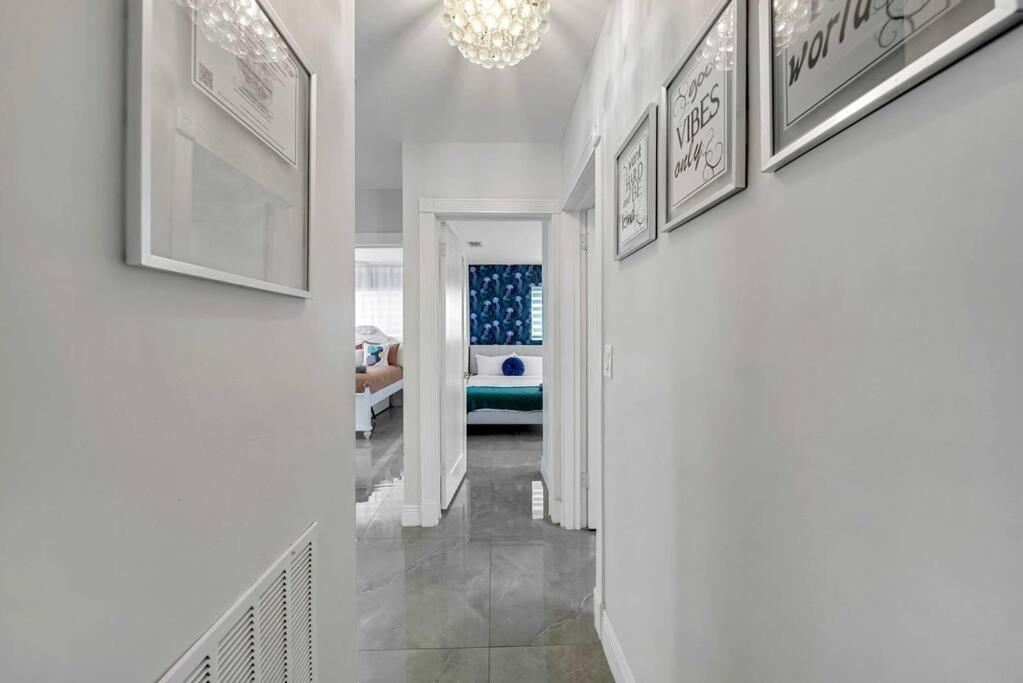 Sunny Retreat, 4br House With Private Pool, Family Friendly, Min From Airport & Beaches Holiday home