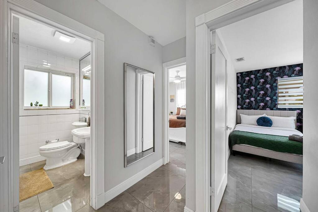 Sunny Retreat, 4br House With Private Pool, Family Friendly, Min From Airport & Beaches Holiday home Miami