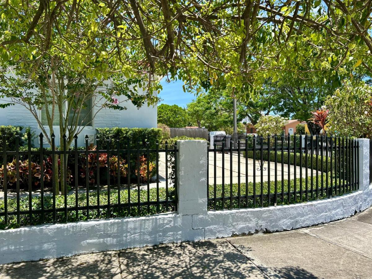 Main House 3 Bed 2 Bath & 1 Bed 1 Bath Ferienhaus *