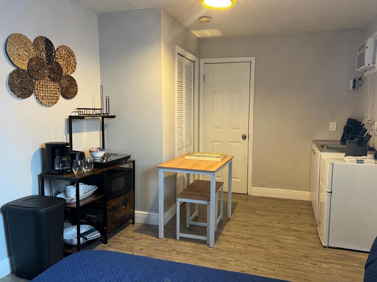 Coral Gable Studio W/free Wifi & Parking Apartment Miami