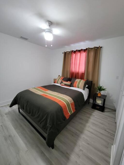 Sol #1 With Free Parking On Premises Apartment *