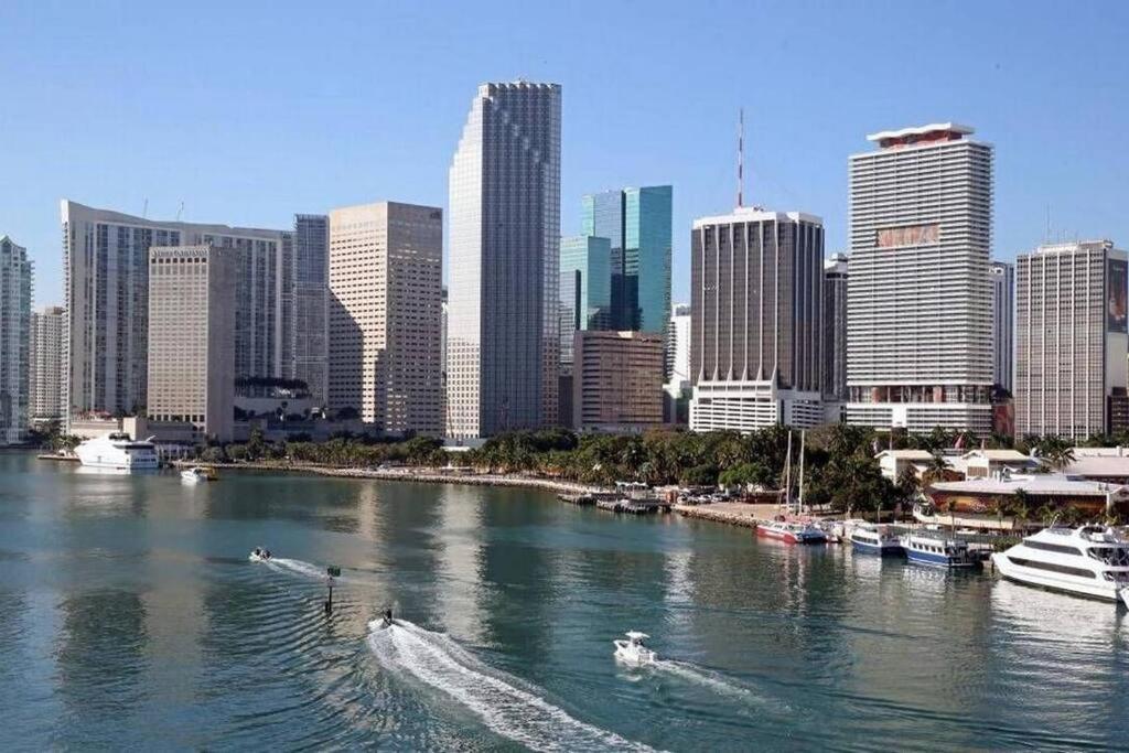 My Lovely In 15 Minutes From The Apartment Miami