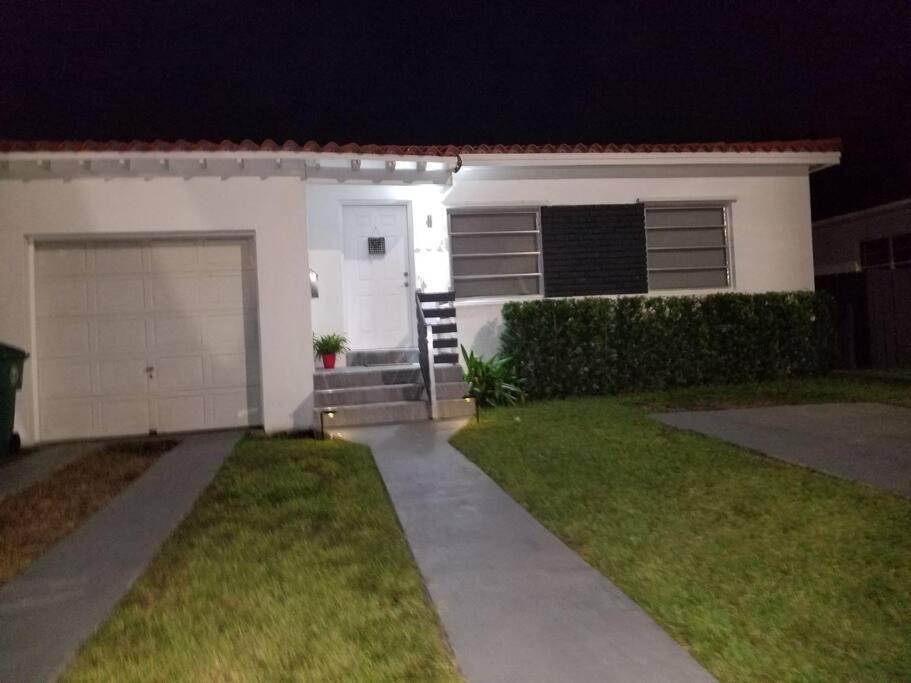 My Lovely In 15 Minutes From The Apartment Miami