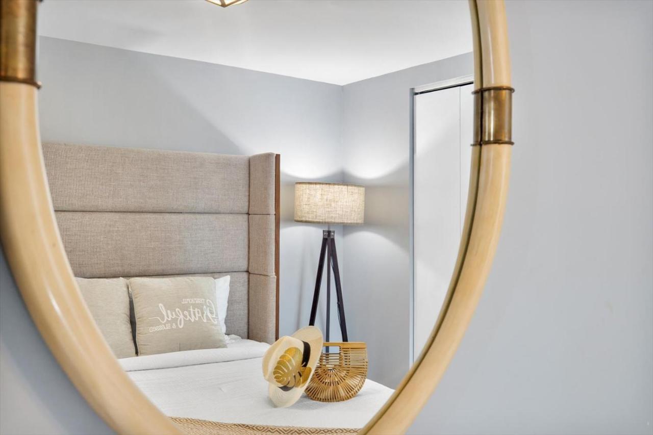 Special Offer At Icon Brickell With Ocean View Apartment *