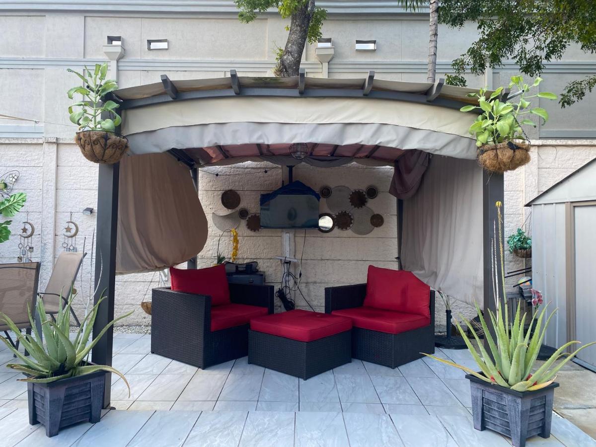 Bed & Breakfast Tiny Place W Private Hot Jacuzzi 7 Min To International Airport Miami
