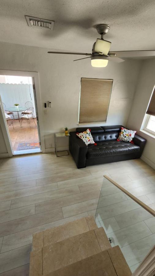 Comfortable Modern Apartment- Location. *