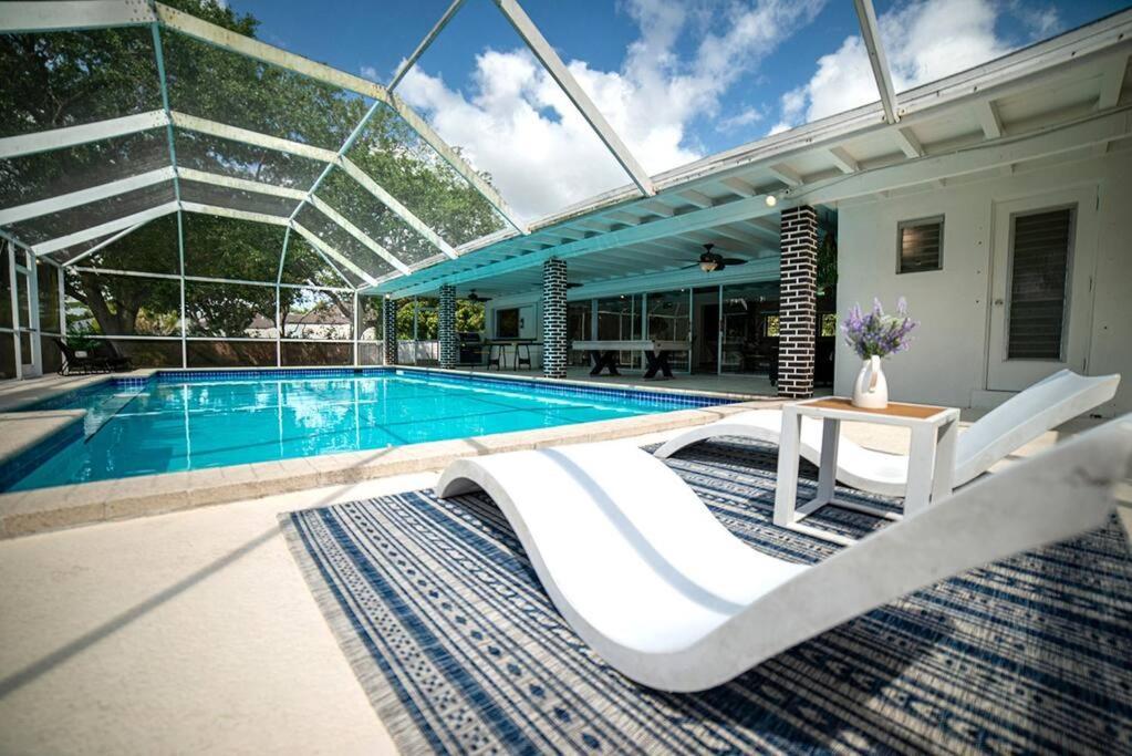 Luxury Village W/pool+grill+minigolf
