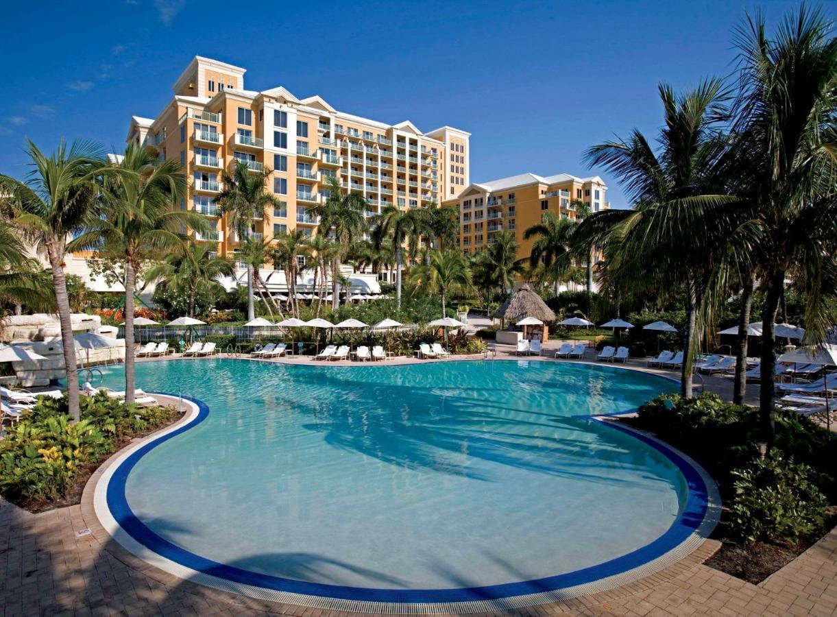 Lovely Deluxe Unit Located At Ritz Carlton - Key Biscayne!