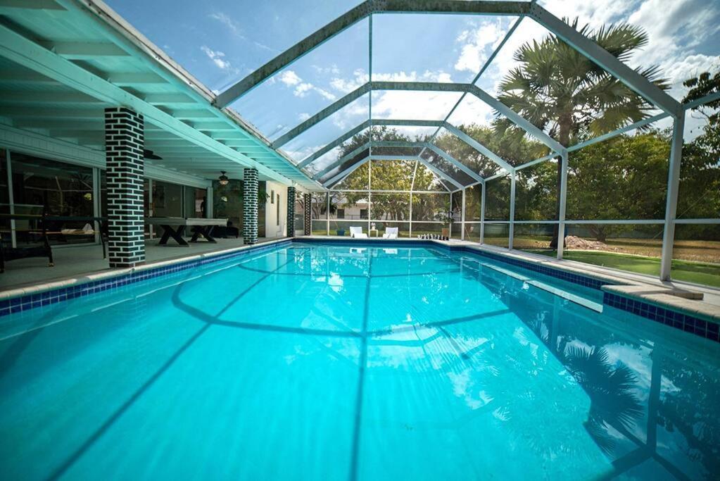 Villa Luxury Village W/pool+grill+minigolf