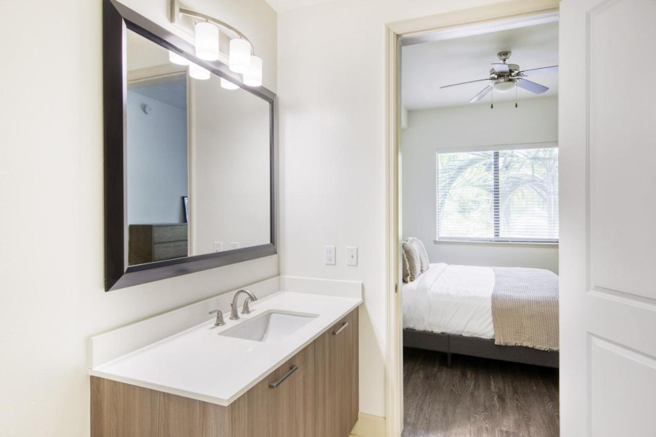 Doral 1 Bedroom W Pool Gym Mia-14