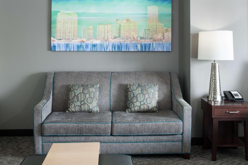 Homewood Airport/blue Lagoon Hotel 3*
